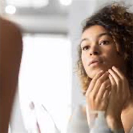 Zuiverende dieptereiniging en Acnebehandeling 